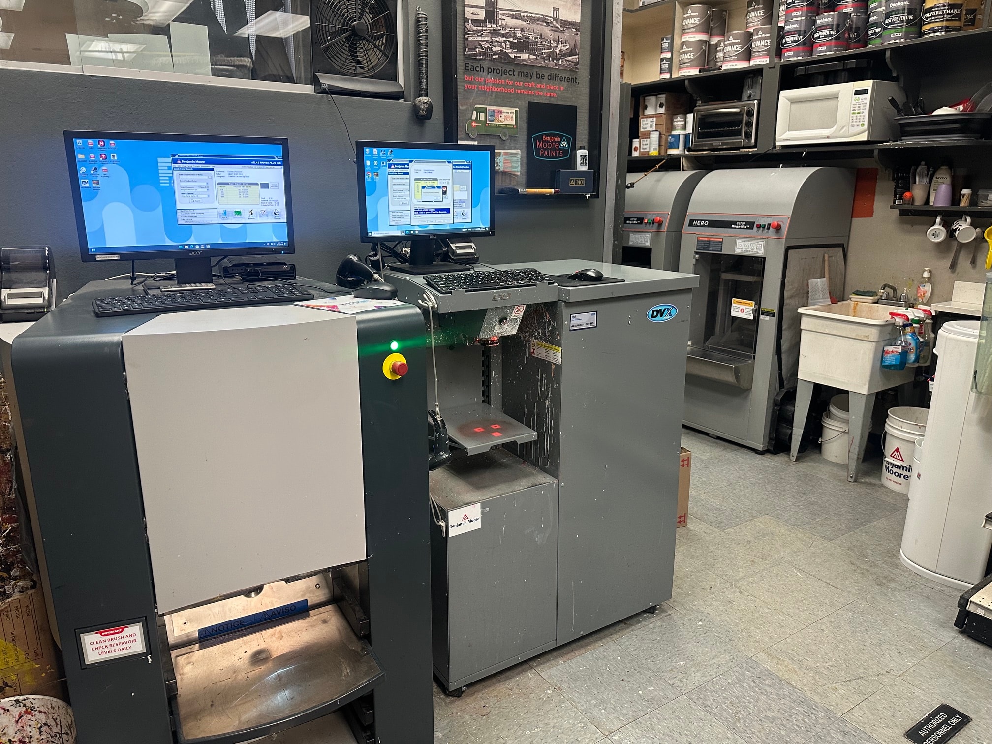 Professional color mixing and tinting equipment